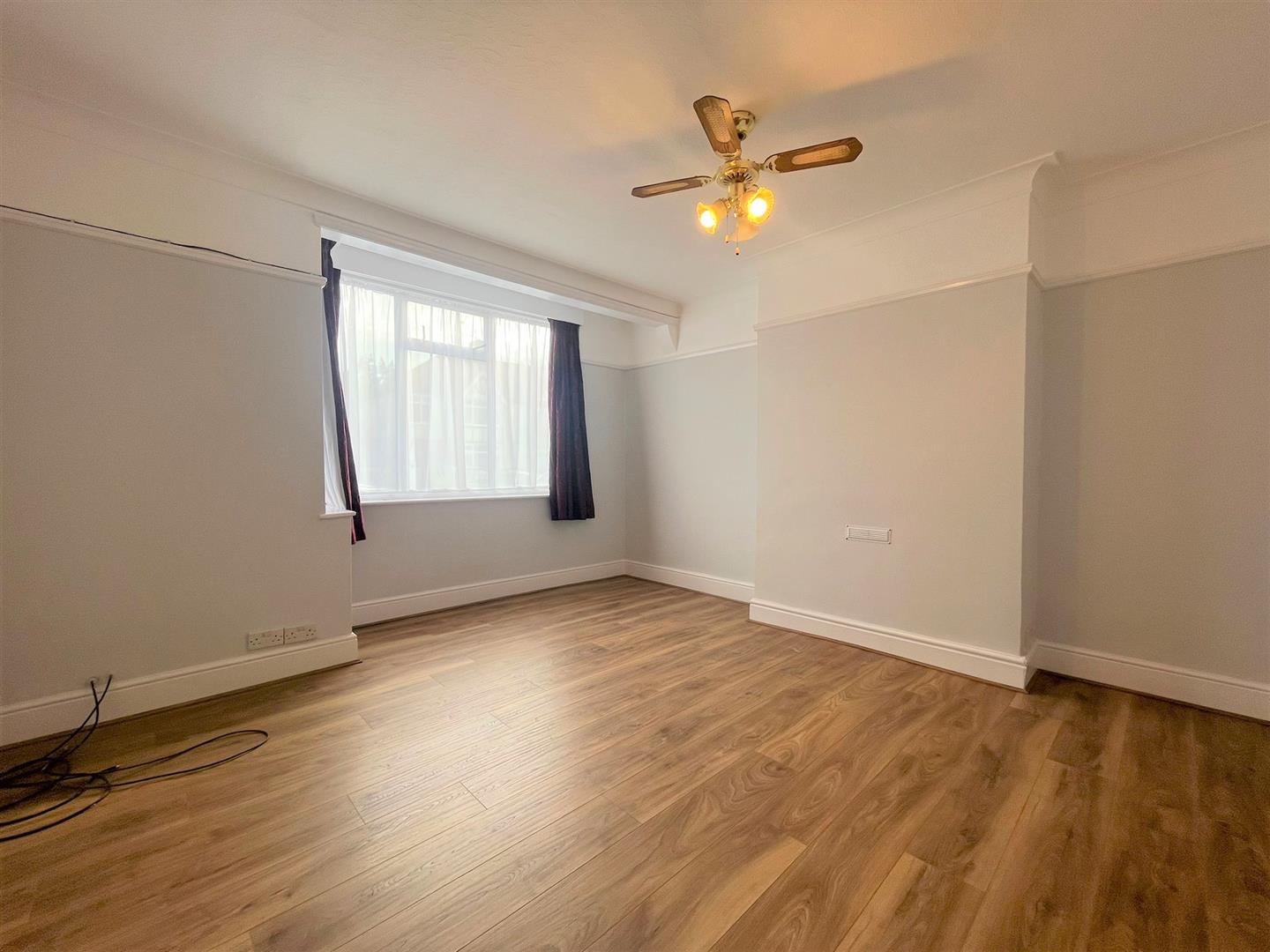 House Parkfield Avenue in Greater London