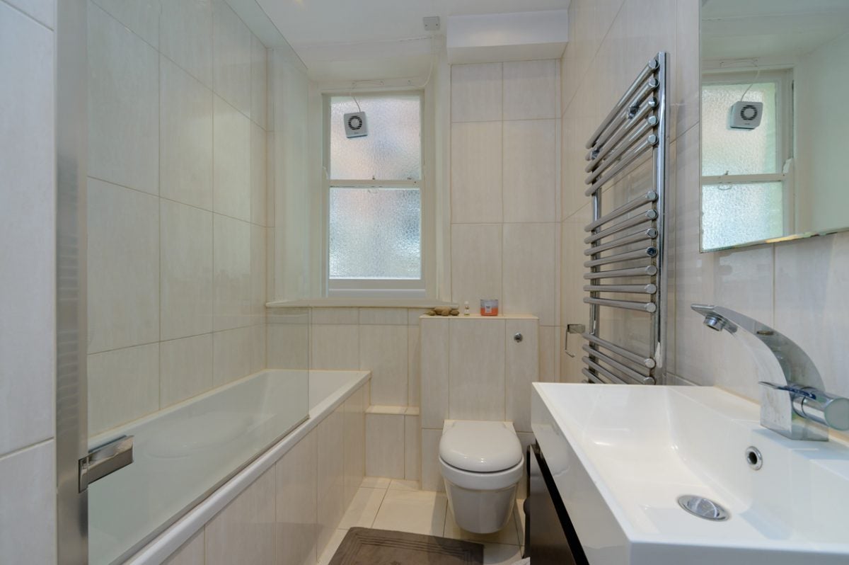 Flat Honeybourne Road in Greater London
