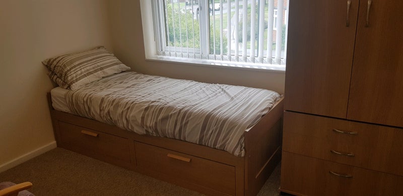 Room West Farm Avenue in North Tyneside