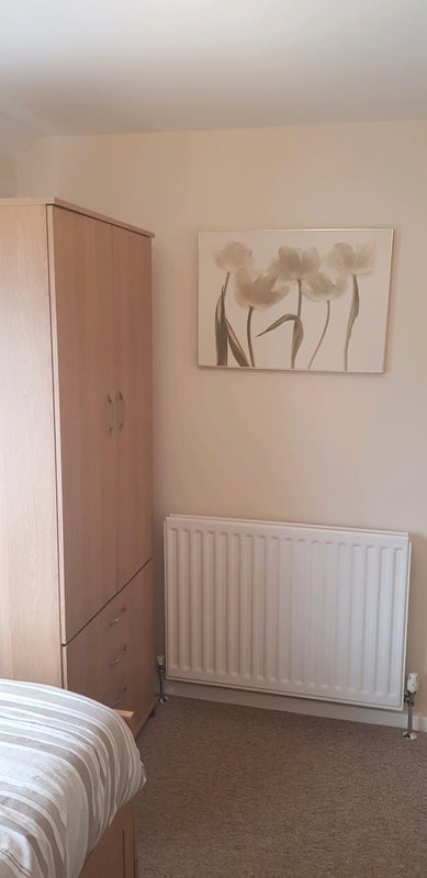 Room West Farm Avenue in North Tyneside
