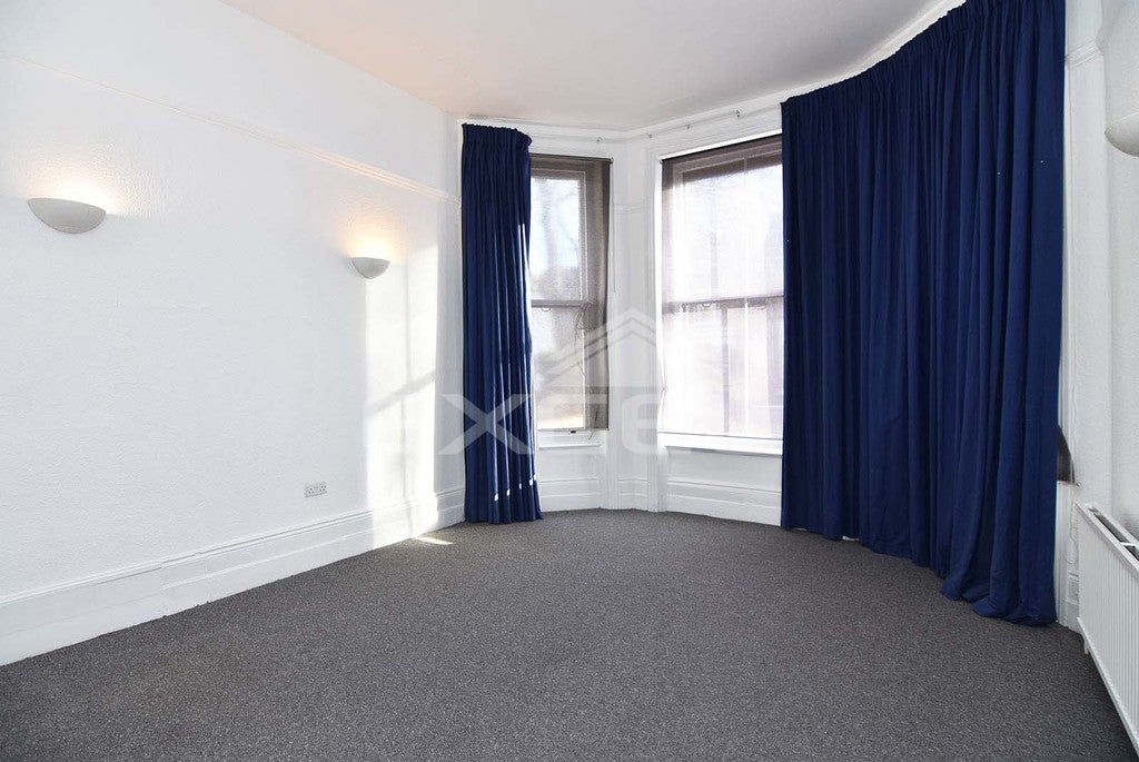 Flat Teignmouth Road in Greater London