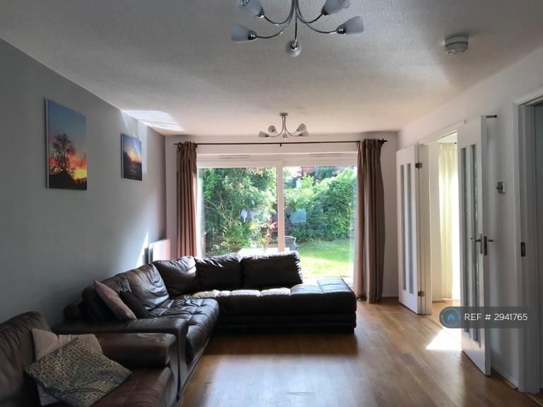 House Northcliffe Close in Epsom and Ewell