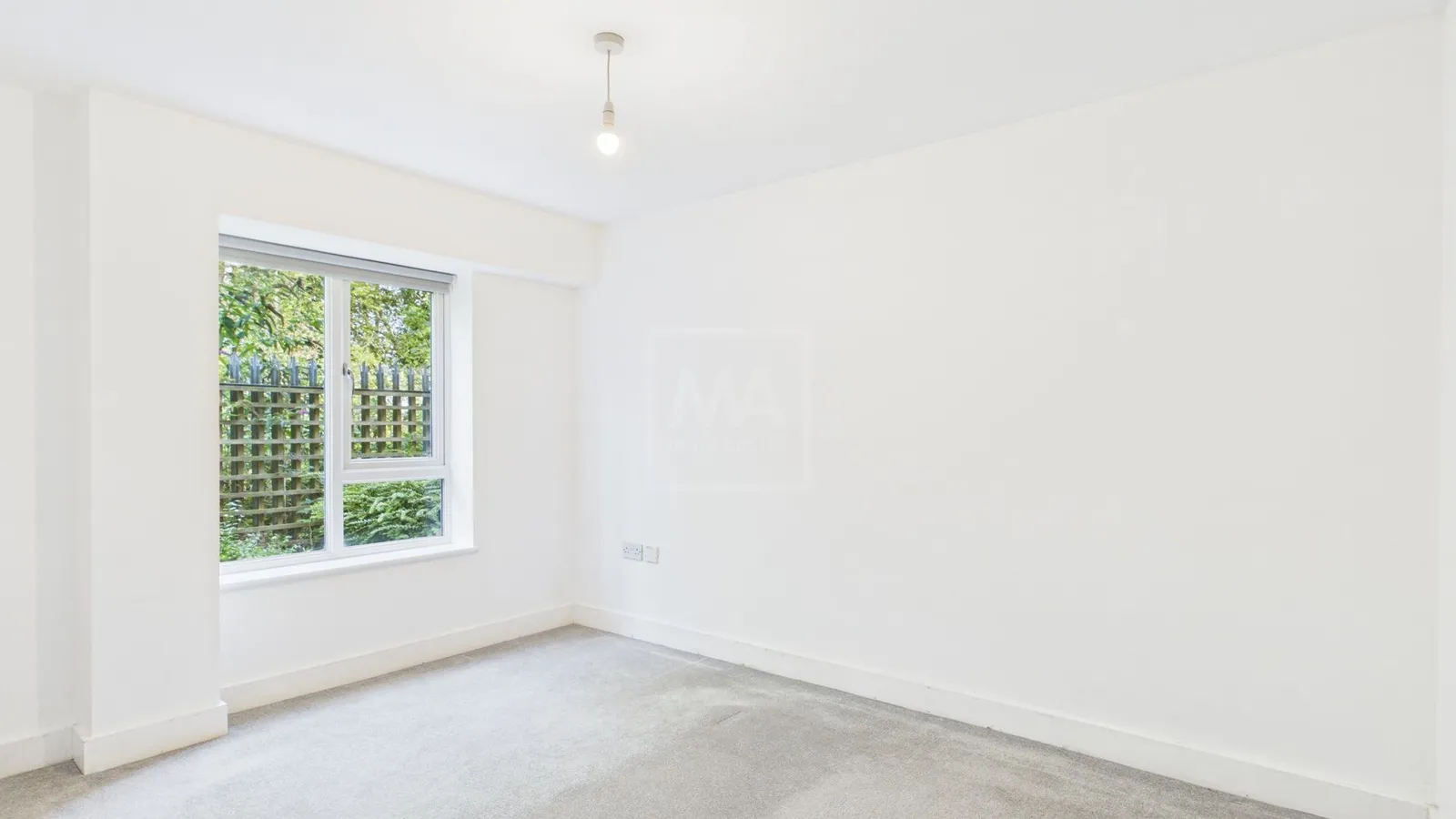 Flat Cantilever Gardens in Warrington