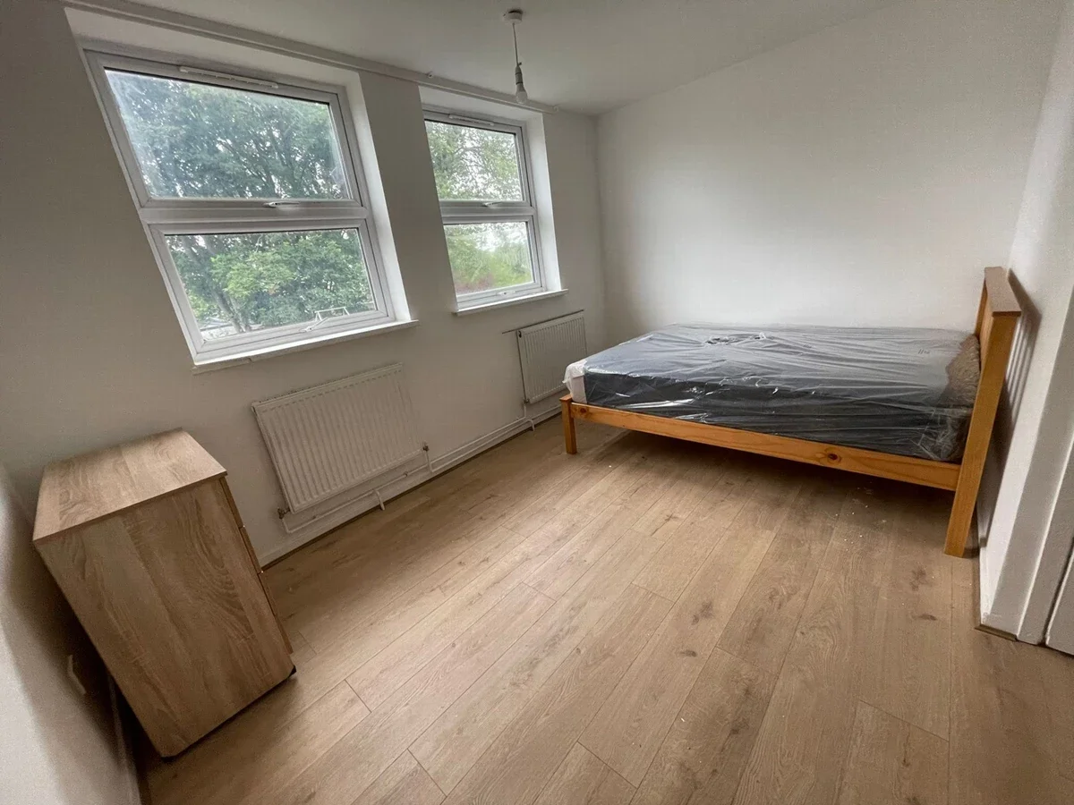 Room Woodlands Park Road in Greater London