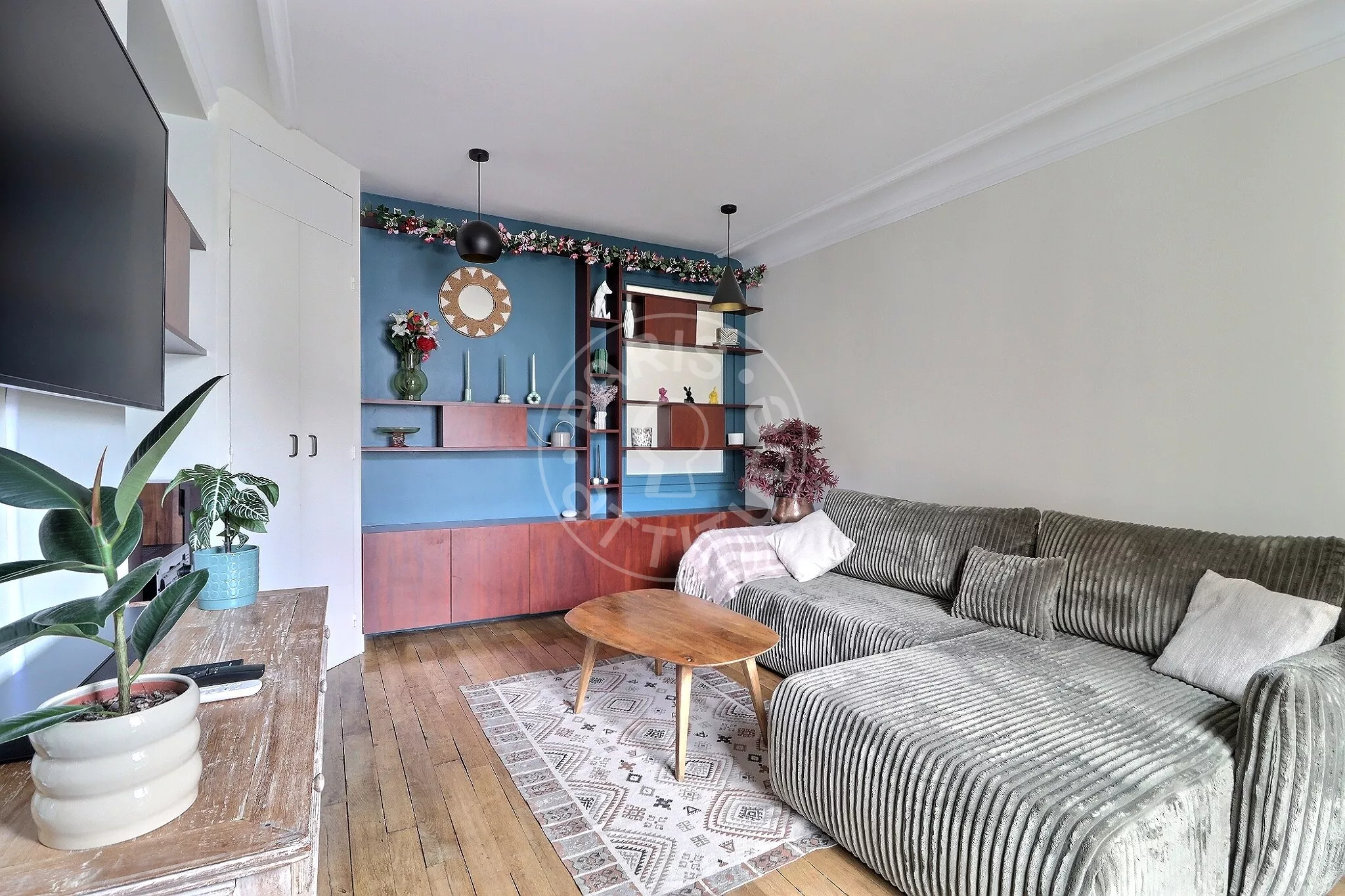 Flat Place Saint-Pierre in Paris