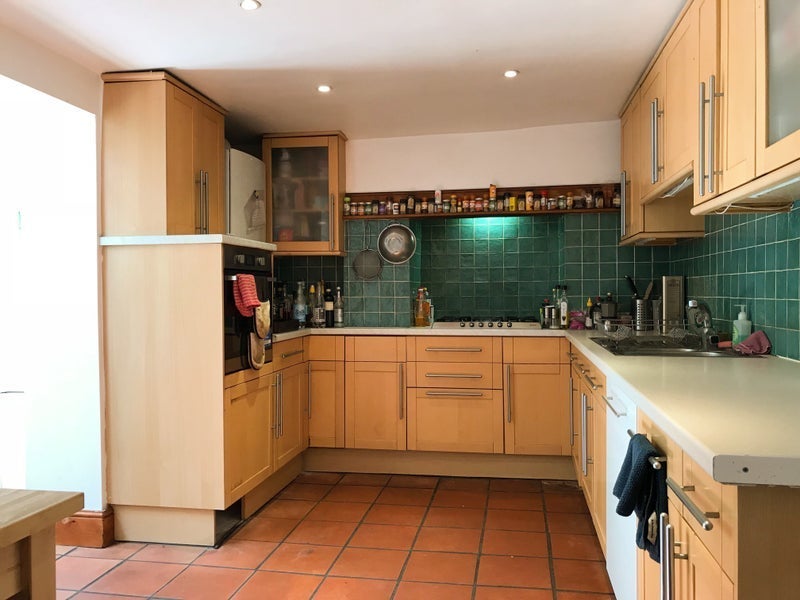 Room Coldharbour Lane in Greater London