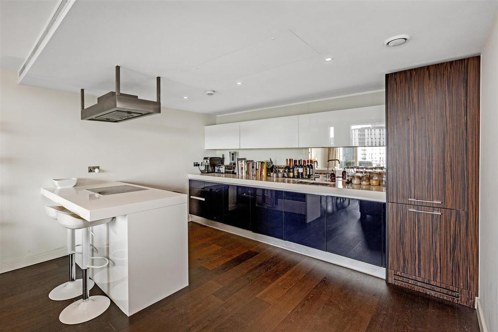 Flat Clipstone Street in City of Westminster