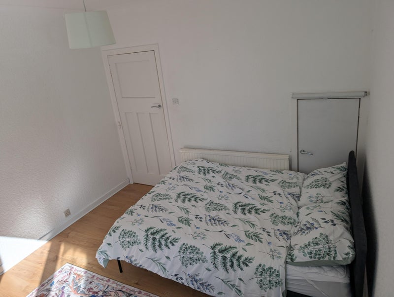 Room Carrick Knowe Drive in City of Edinburgh