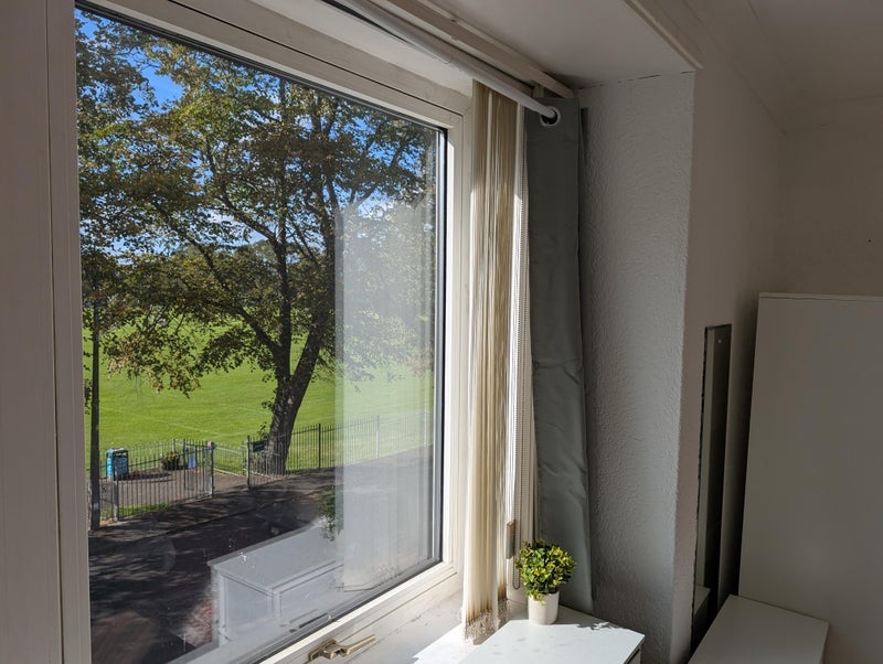 Room Carrick Knowe Drive in City of Edinburgh