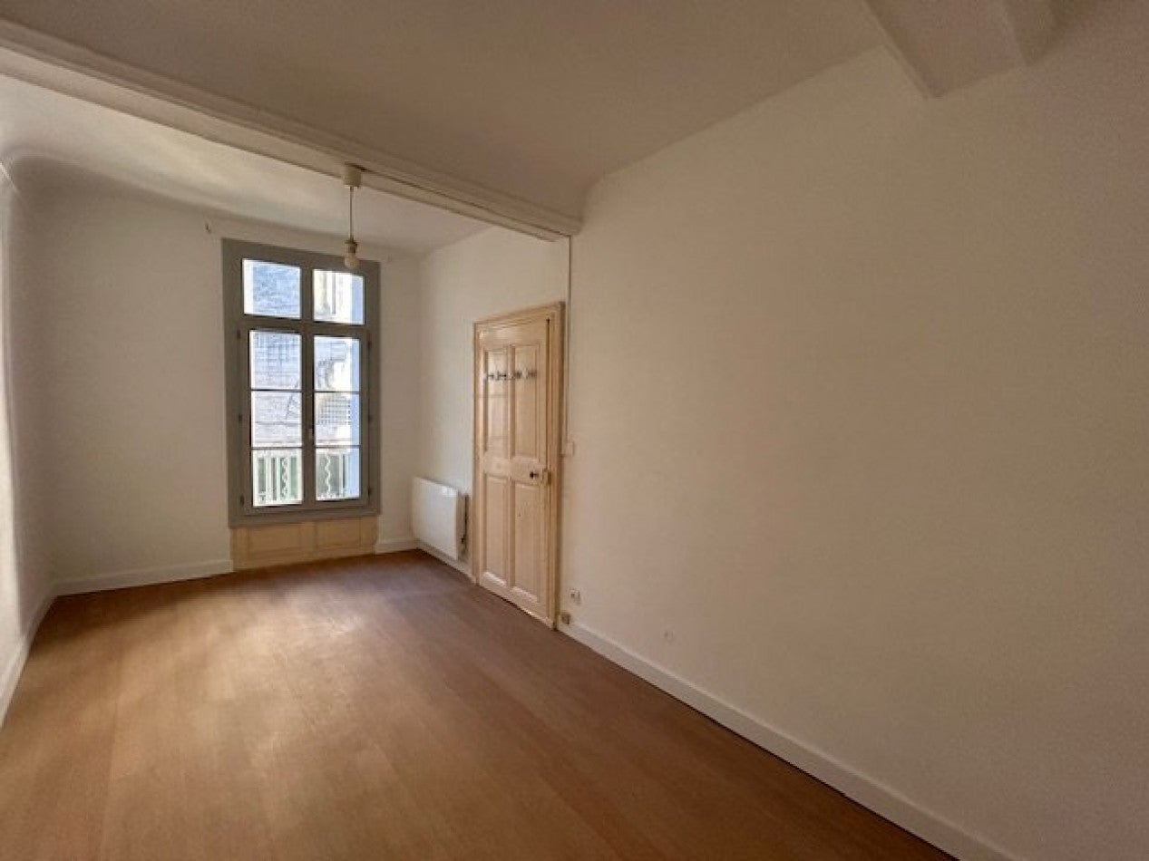 Flat Place du Château in Montpellier