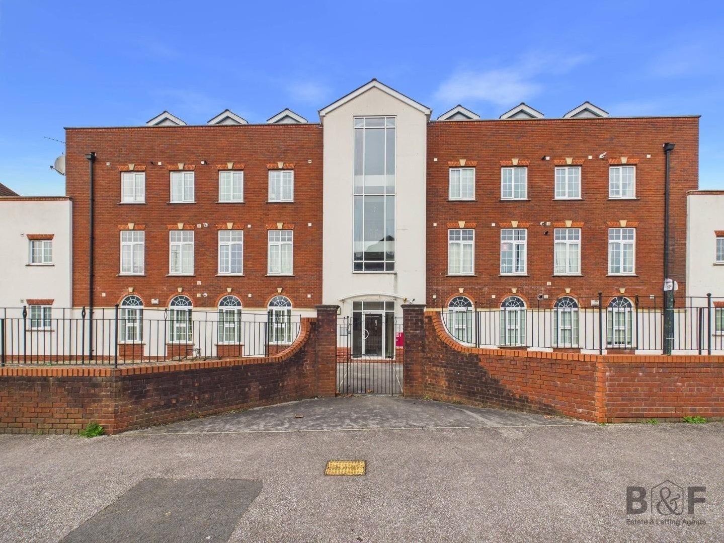 Flat Parade Court in Bristol