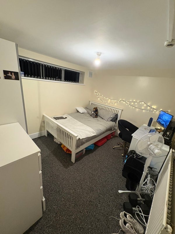Room Harrington Drive in Nottingham