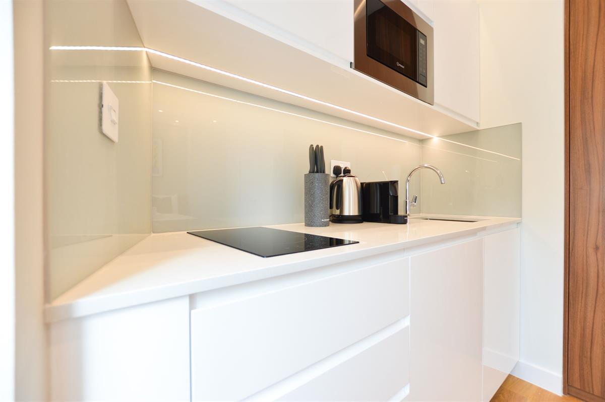 Flat Leinster Square in City of Westminster