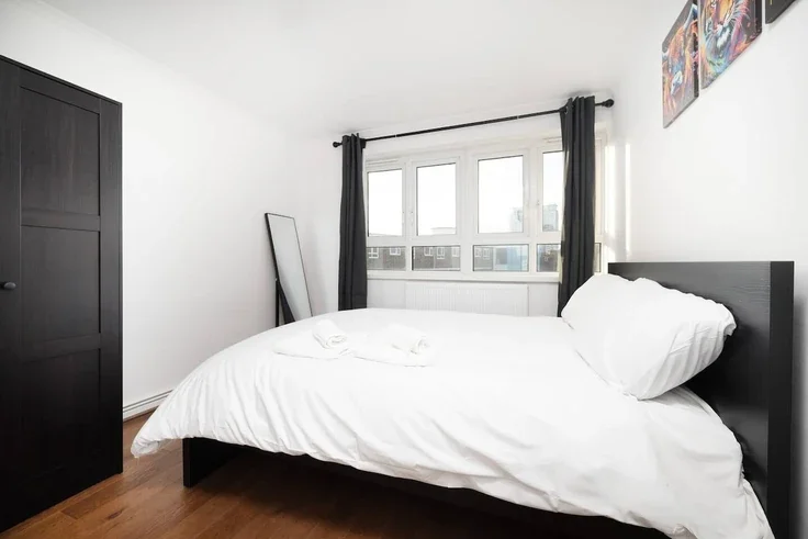 Flat Orchard Square in Greater London