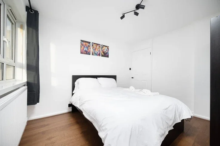 Flat Orchard Square in Greater London