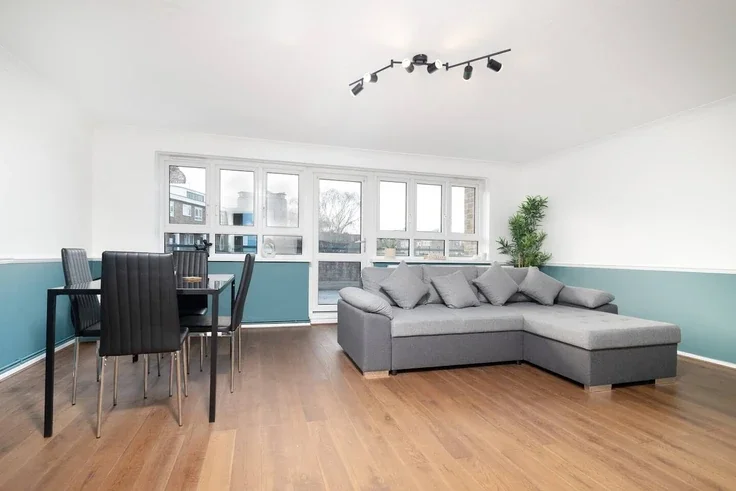 Flat Orchard Square in Greater London