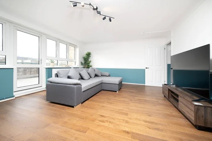 Flat Orchard Square in Greater London