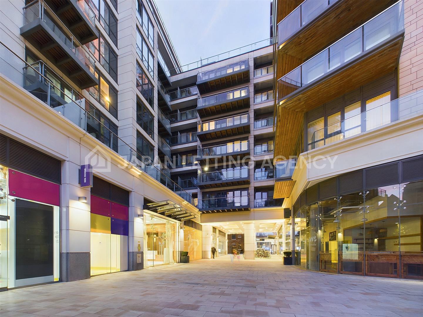 Flat Market Street in Greater London