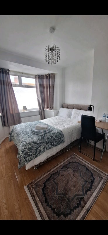 Room Varley Road in Greater London