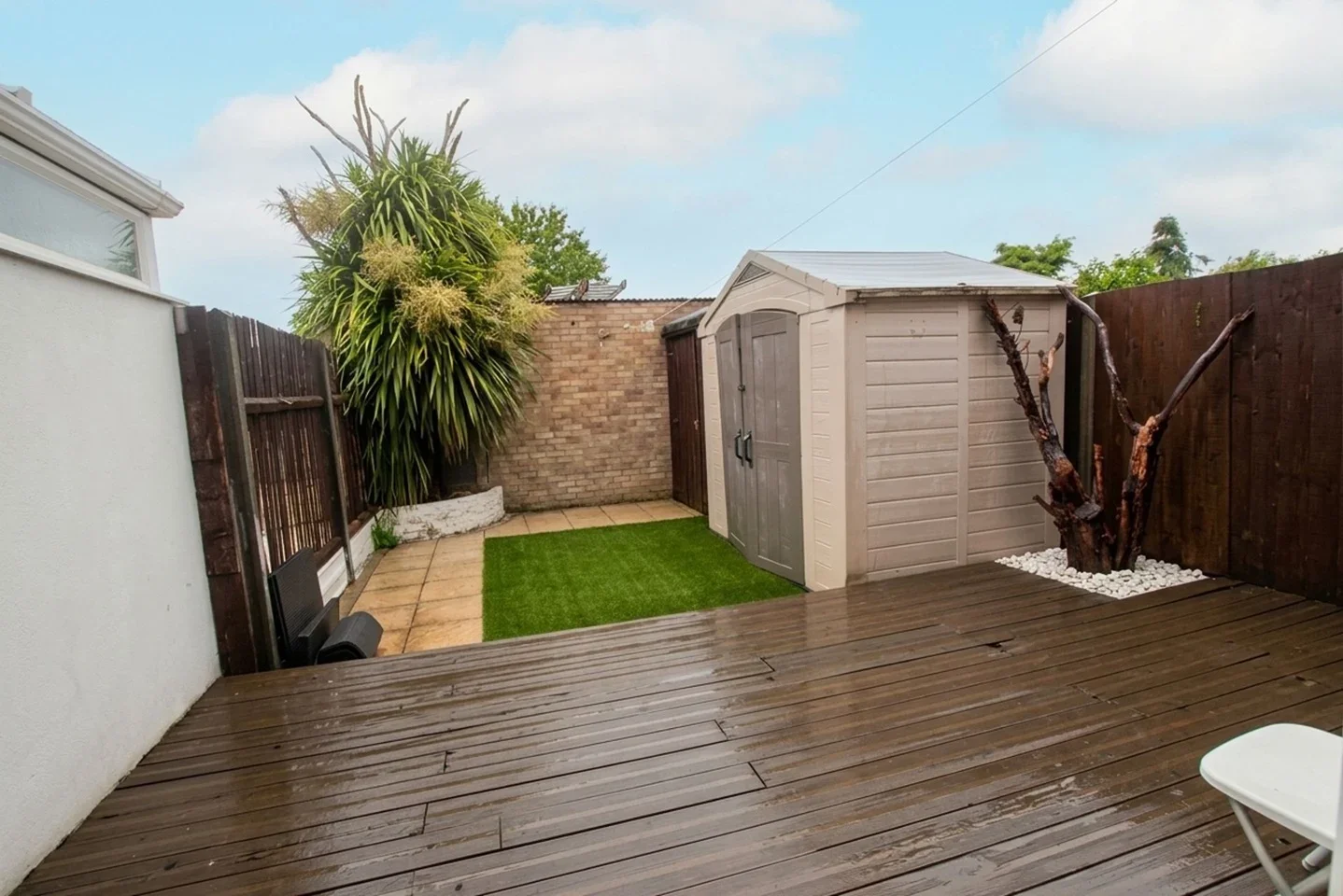 House Amberley Way in Greater London