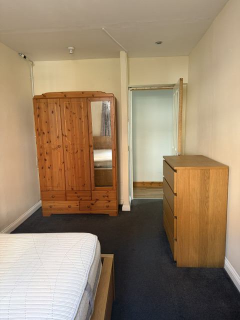 Room Chilton Grove in Greater London