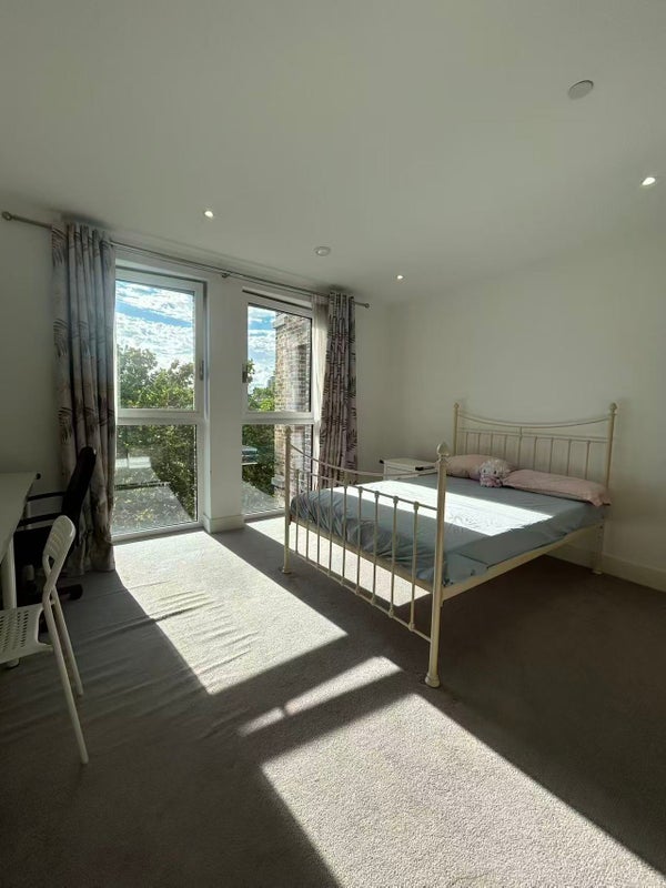 Room Glade Path in Greater London