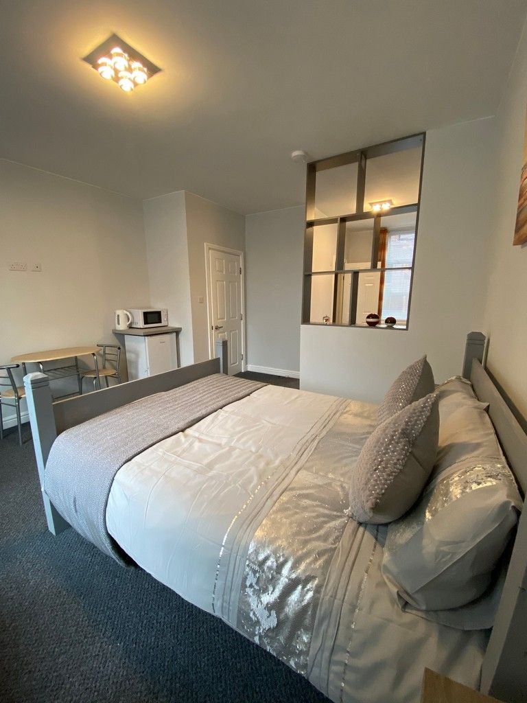 Room Newland Avenue in Hull