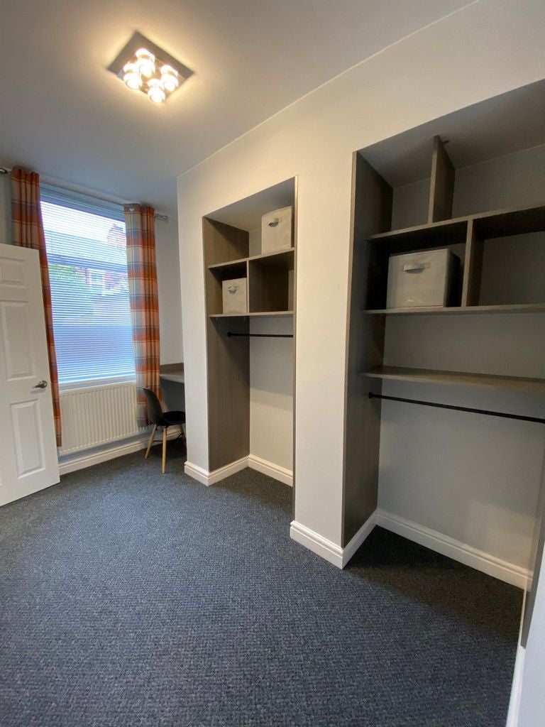Room Newland Avenue in Hull