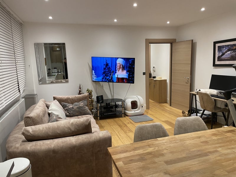Room Croydon Road in Greater London