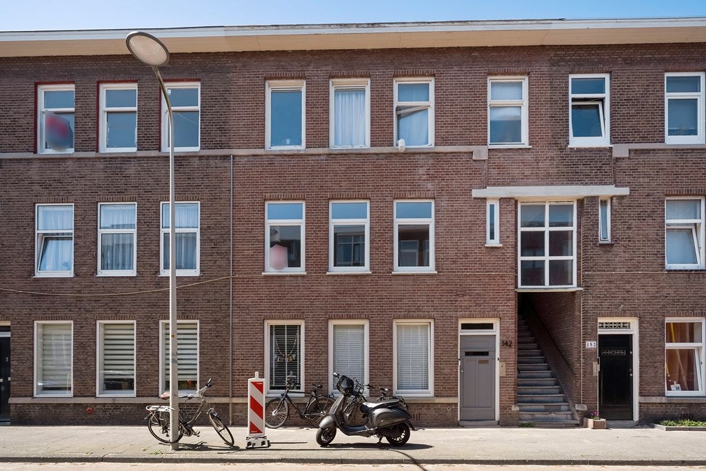Appartement Meidoornstraat 144 in Den Haag