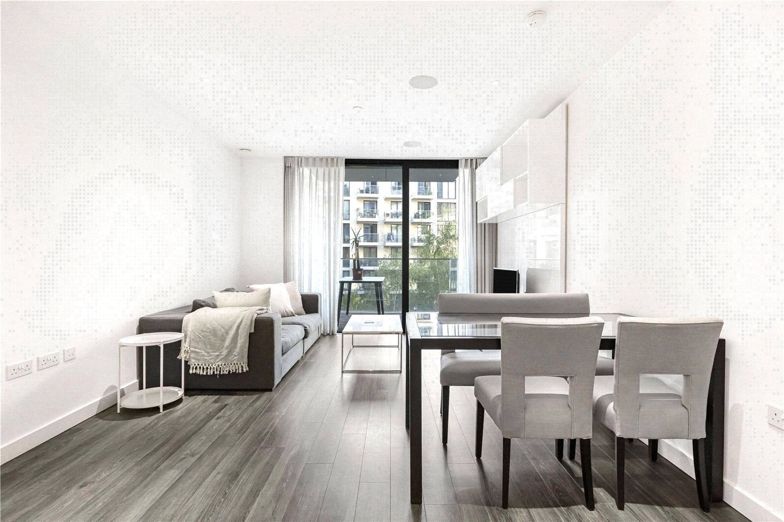 Flat Alie Street in Greater London