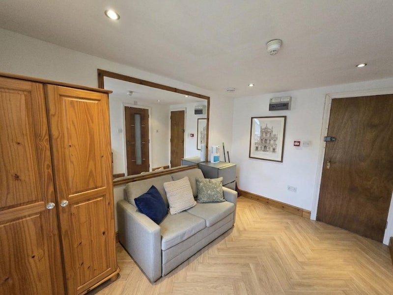 Flat Mansell Road in Greater London