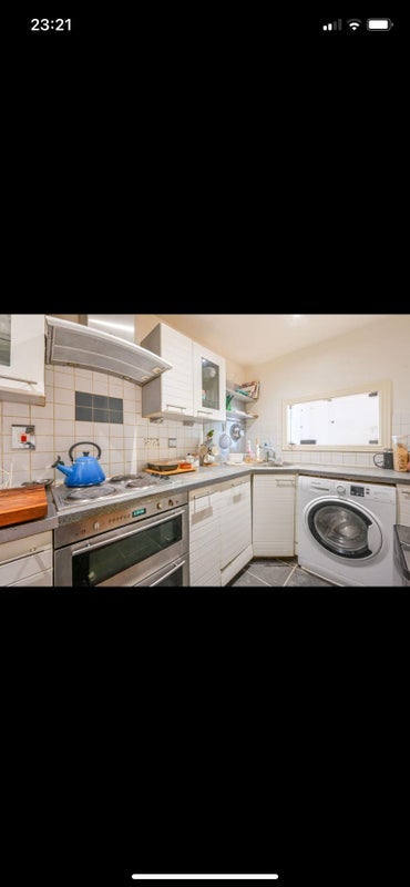 Room Booth Road in Greater London