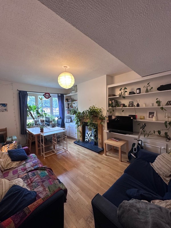 Room Approach Road in Greater London