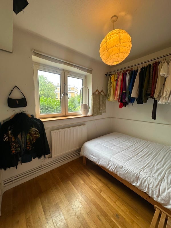 Room Approach Road in Greater London