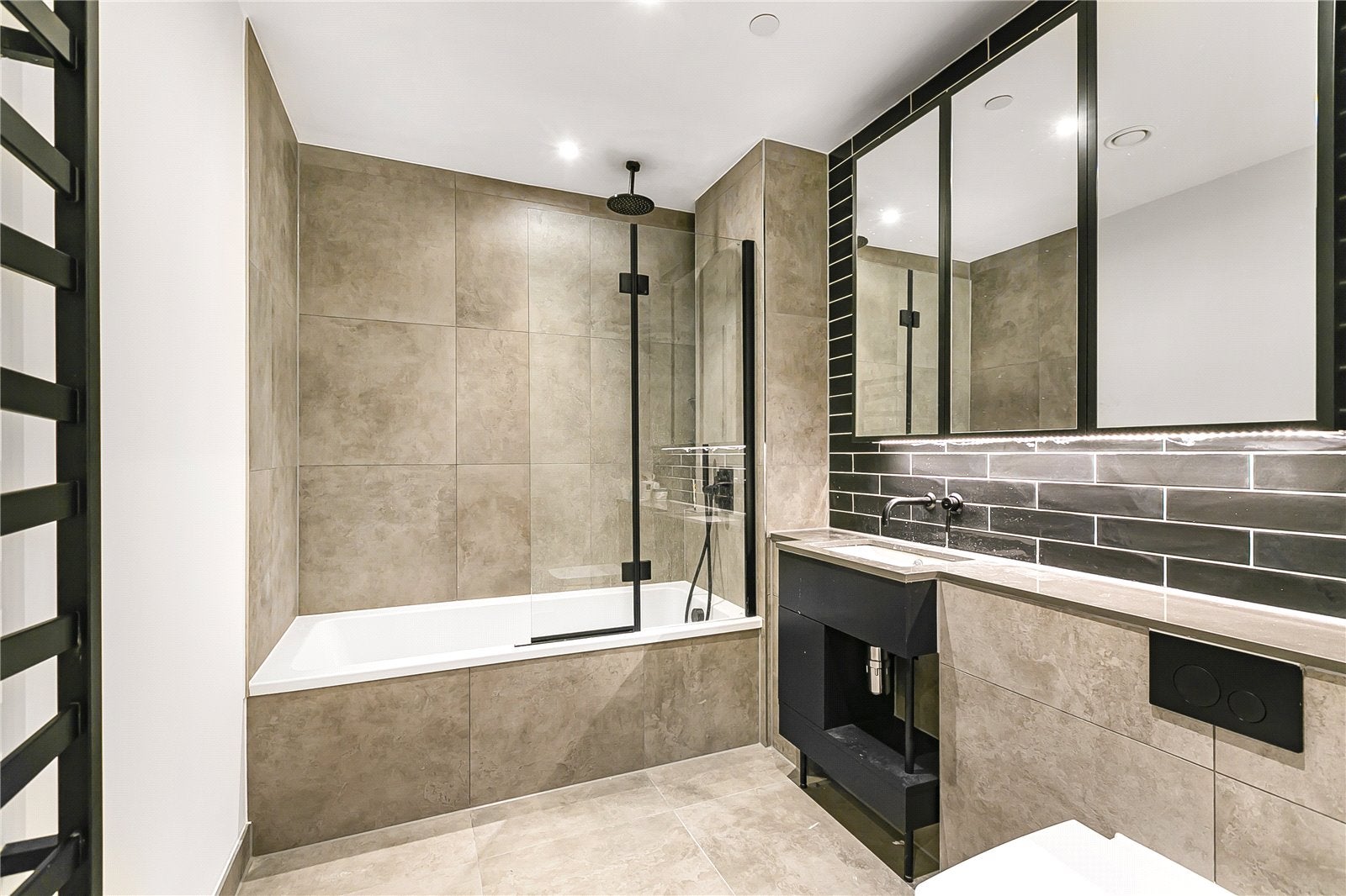 Flat New Tannery Way in Greater London