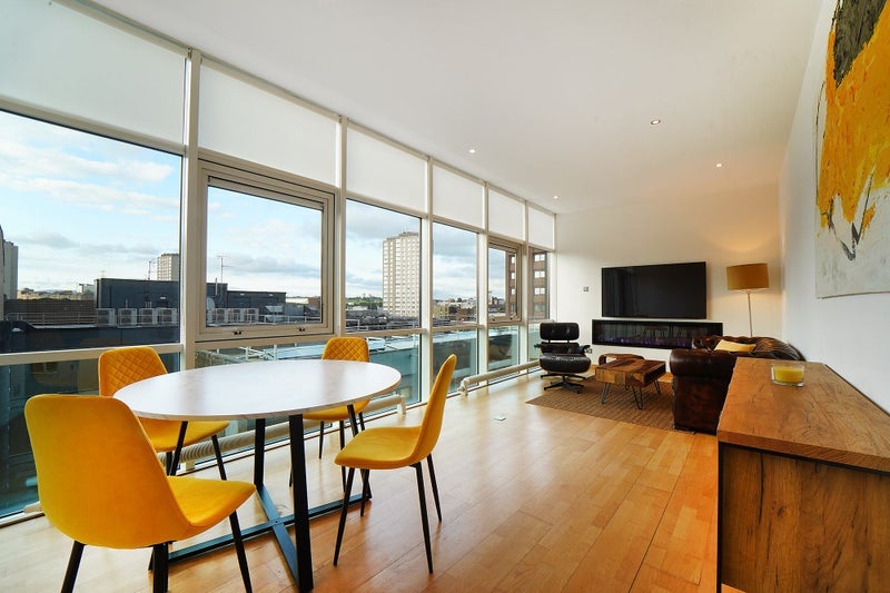 Flat Renfrew Street in Glasgow