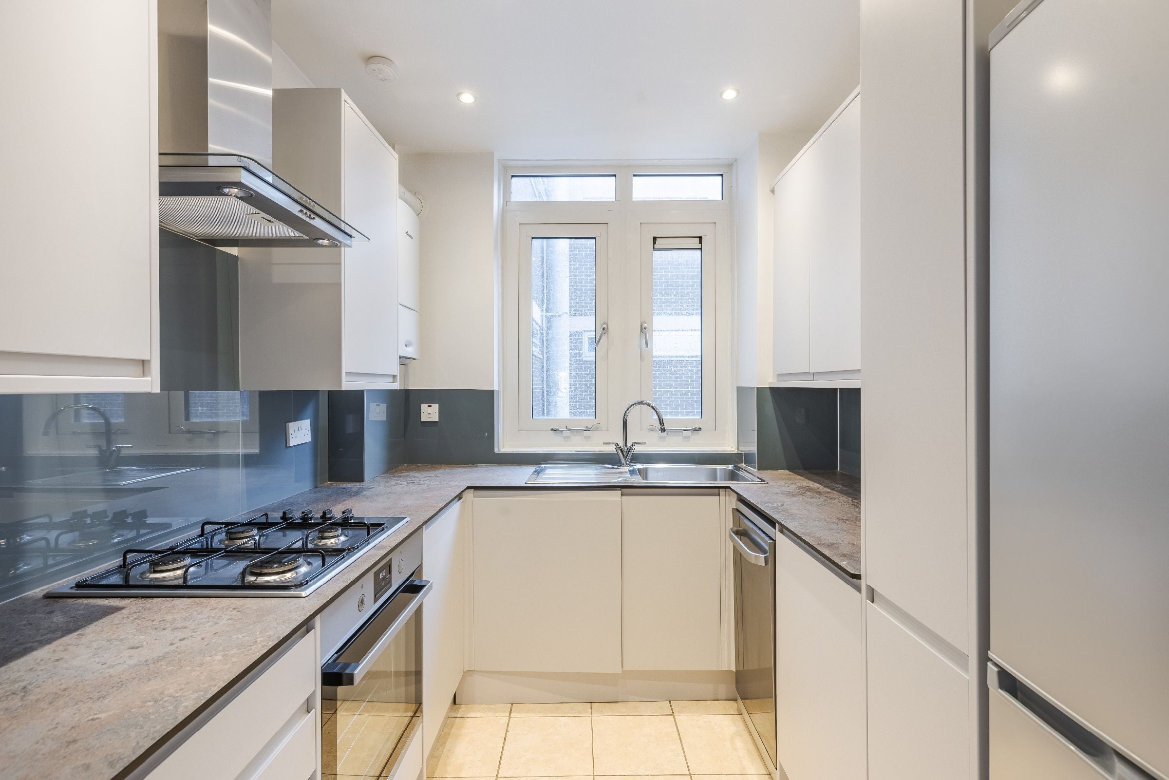Flat Moscow Road in City of Westminster