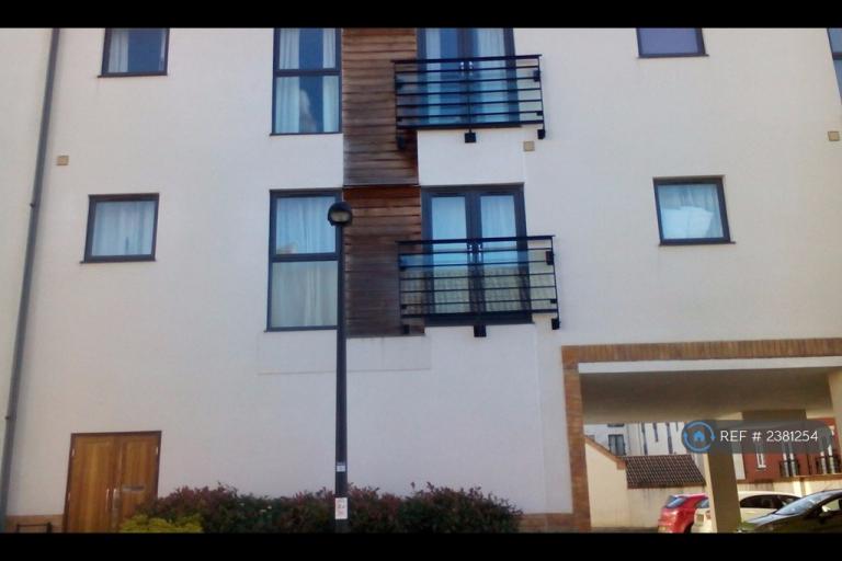 Flat Pasteur Drive in Swindon