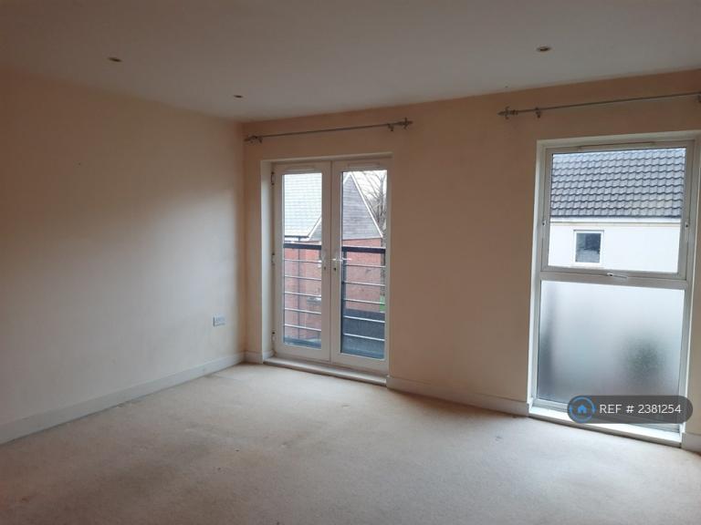 Flat Pasteur Drive in Swindon