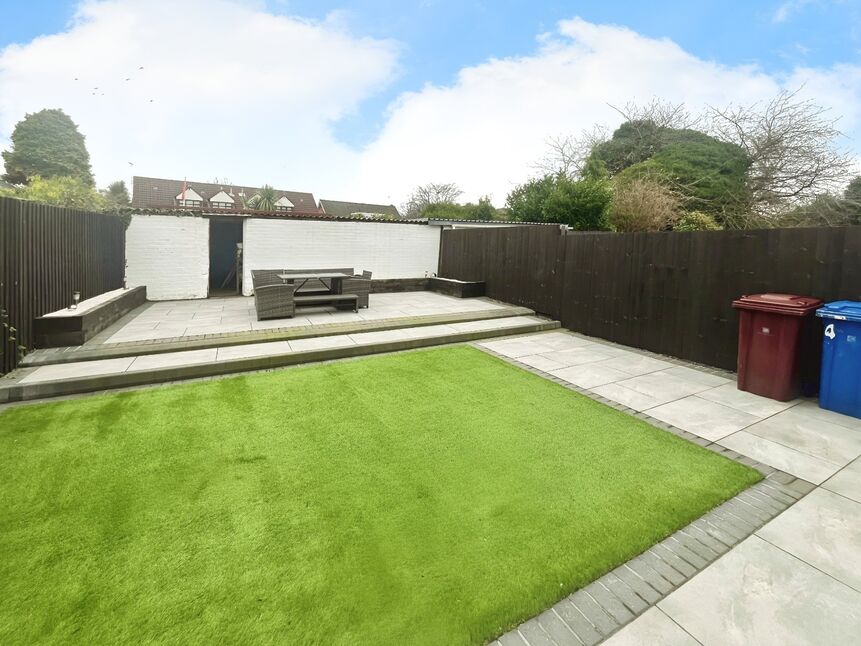 House Hurst Park Drive in Huyton