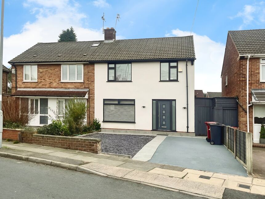 House Hurst Park Drive in Huyton