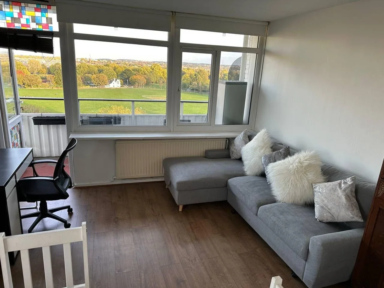 Flat Fitzhugh Grove in Greater London