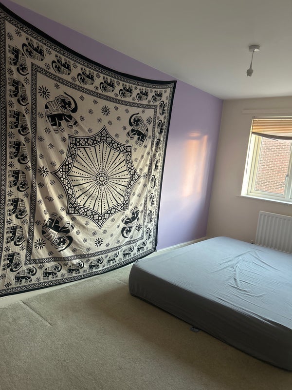 Room Ferney Hills Close in Walsall