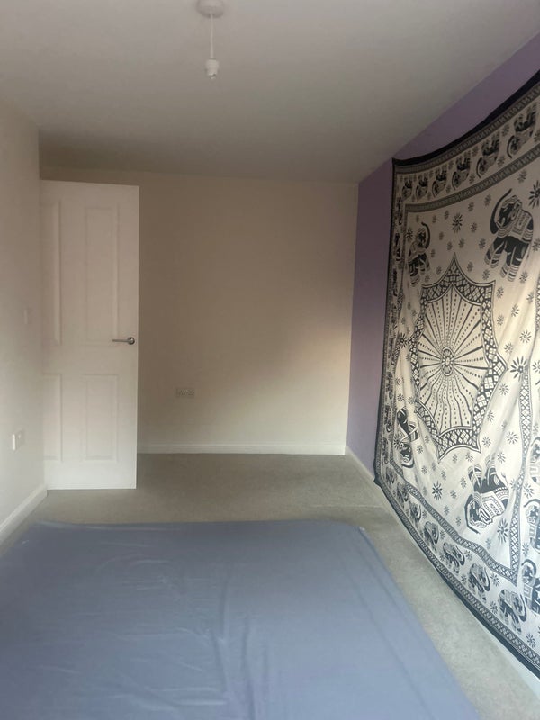 Room Ferney Hills Close in Walsall