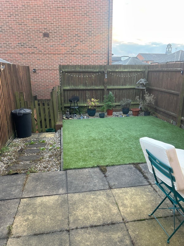 Room Ferney Hills Close in Walsall