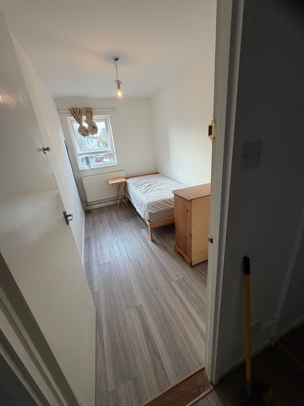 Room Dean Crescent in Bristol