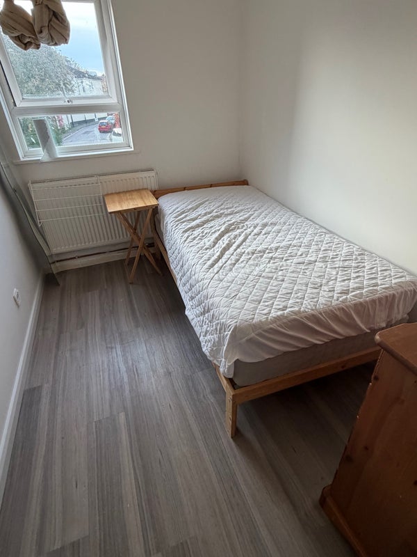 Room Dean Crescent in Bristol