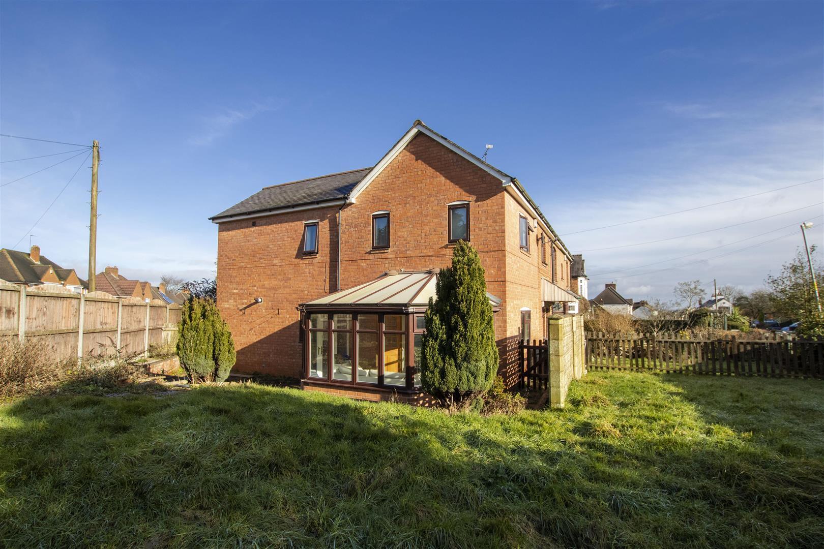 Room Holywell Lane in Bromsgrove