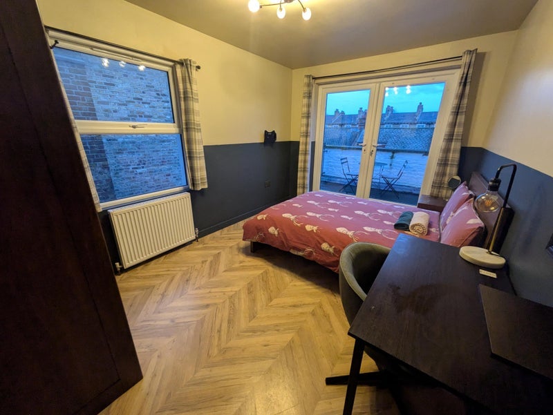 Room Queenstown Road in Greater London